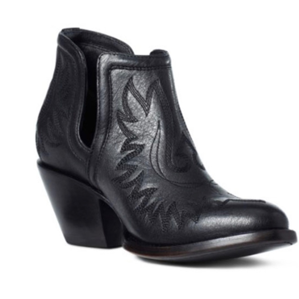 Ariat Women’s Dixon Brooklyn Fashion Booties - Round Tor
